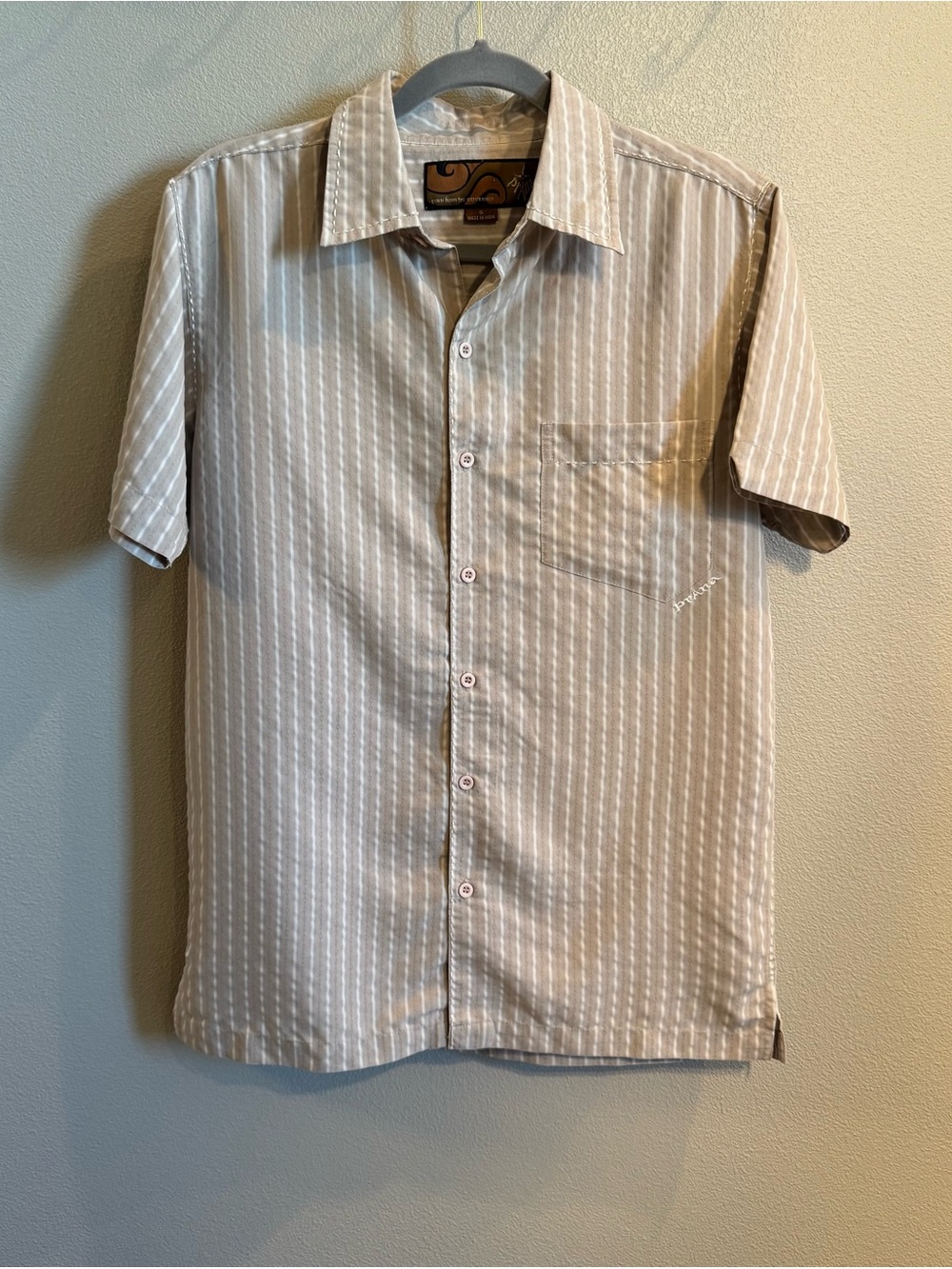 Prana Men's Short-Sleeve Button-Down Shirt in Light Beige Stripe
